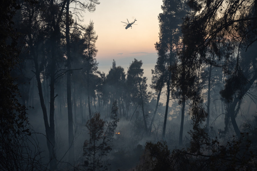 2026; Chalkidiki; Halkidiki; Siviri; Thessaloniki; summer wildfires; wildfire; Θεσσαλονίκη; Σίβηρη; Χαλκιδική; καλοκαιρινές πυρκαγιές; πυρκαγιά; φωτιά; κατάσβεση; πυροσβεστικό ελικόπτερο; πυροσβεστική; firefighting helicopter; εναέρια;