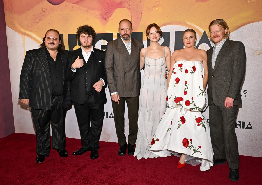 Stavros Halkias,Aidan Delbis,Yorgos Lanthimos,Emma Stone,Alicia Silverstone,Jesse Plemons