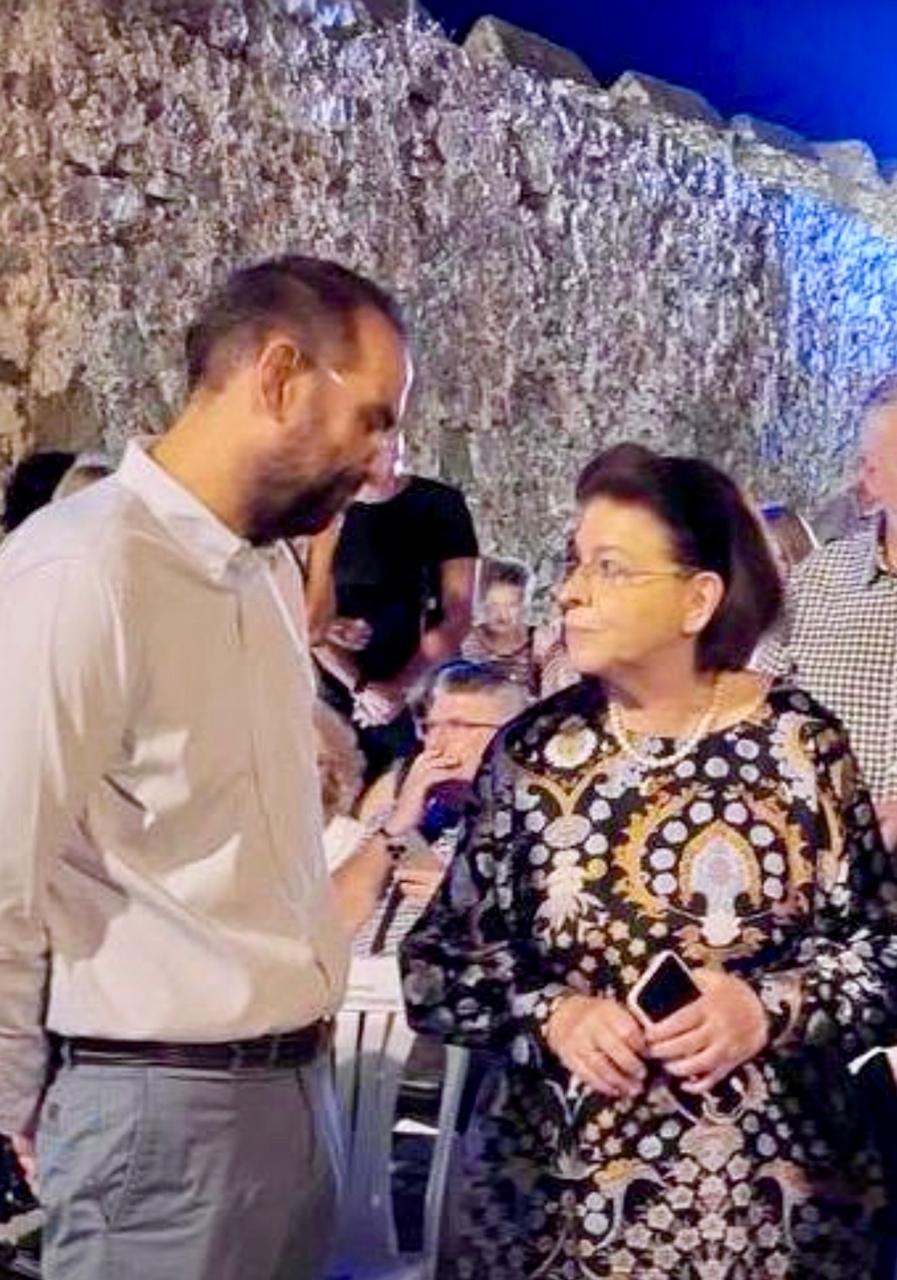h-ypoyrgos-politismoy-lina-mendwnh-me-ton-perifreiarxh-dyt-elladas-nektario-farmakh.jpeg