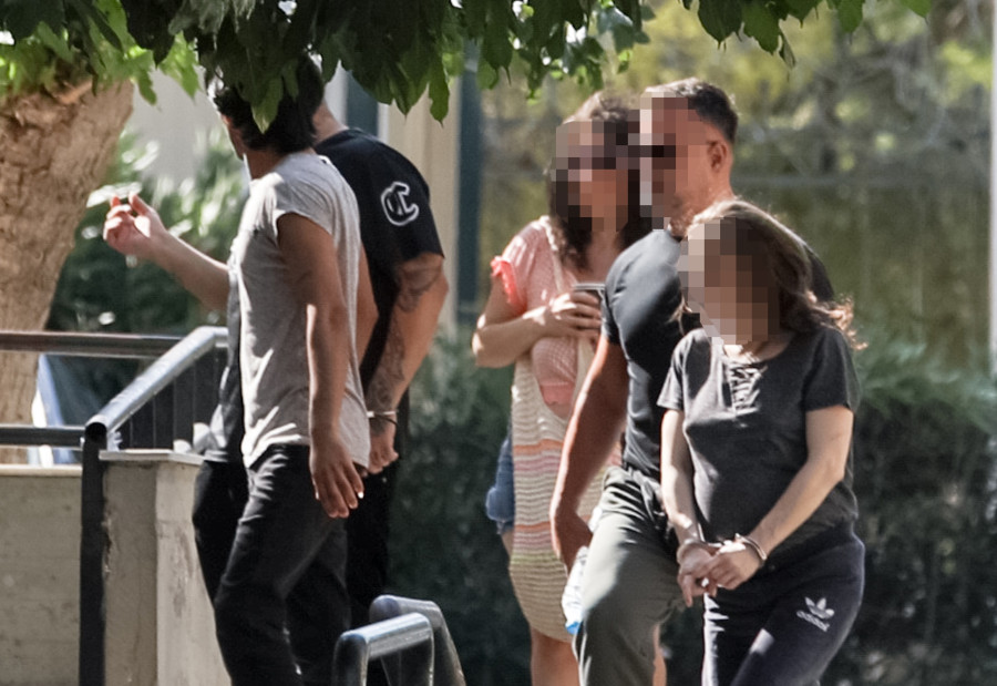 Κυψέλη-γονείς-νεκρό βρέφος