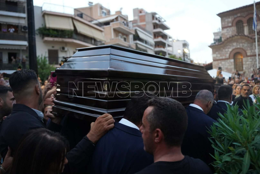 Κηδεία Γιώργου Μαζωνάκη
