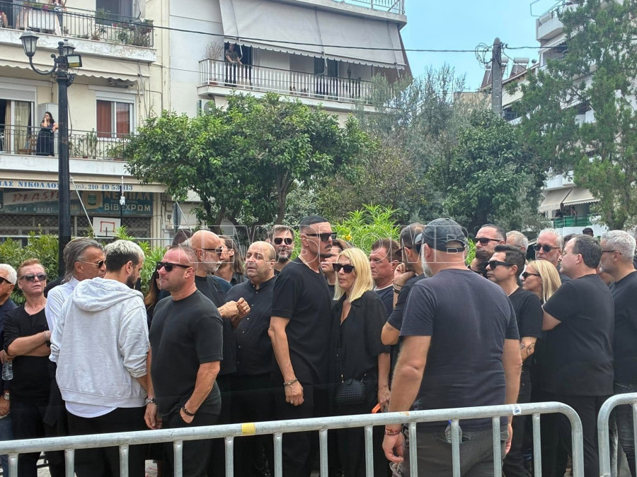 κηδεία μαζωνάκη