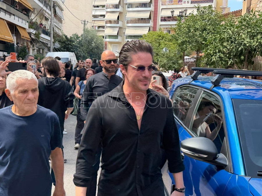 Νίκος Οικονομόπουλος