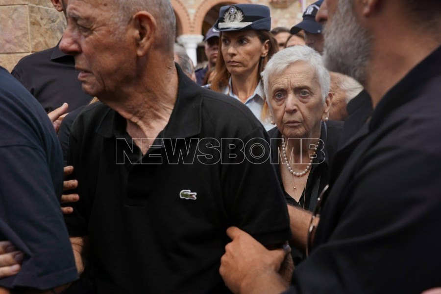 Κηδεία Μαζωνάκη