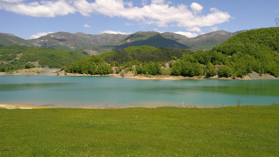 limni-tsivlou.jpg