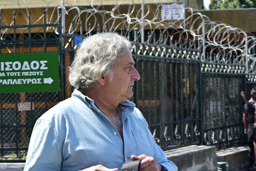 [389685] ΣΤΟΝ ΕΙΣΑΓΓΕΛΕΑ Ο ΥΠΝΟΘΕΡΑΠΕΥΤΗΣ ΠΟΥ ΕΜΠΛΕΚΕΤΑΙ ΣΤΗΝ ΥΠΟΘΕΣΗ ΤΟΥ ΘΑΝΑΤΟΥ ΤΟΥ ΤΡΑΓΟΥΔΙΣΤΗ ΓΙΩΡΓΟΥ ΜΑΖΩΝΑΚΗ(ΜΙΧΑΛΗΣ ΠΑΠΑΝΙΚΟΛΑΟΥ/EUROKINISSI)