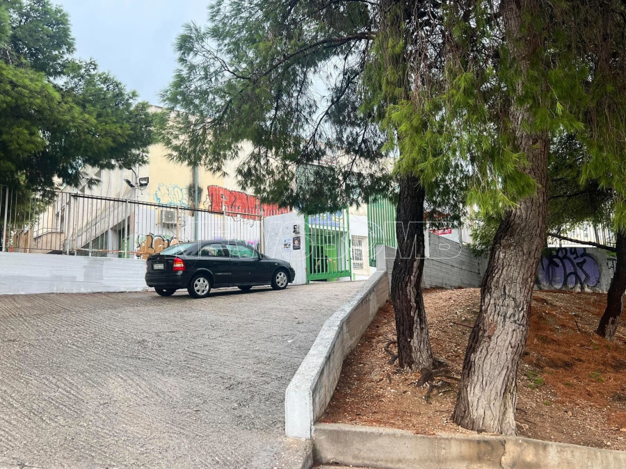 ilipoupoli-gymnasio.jpg