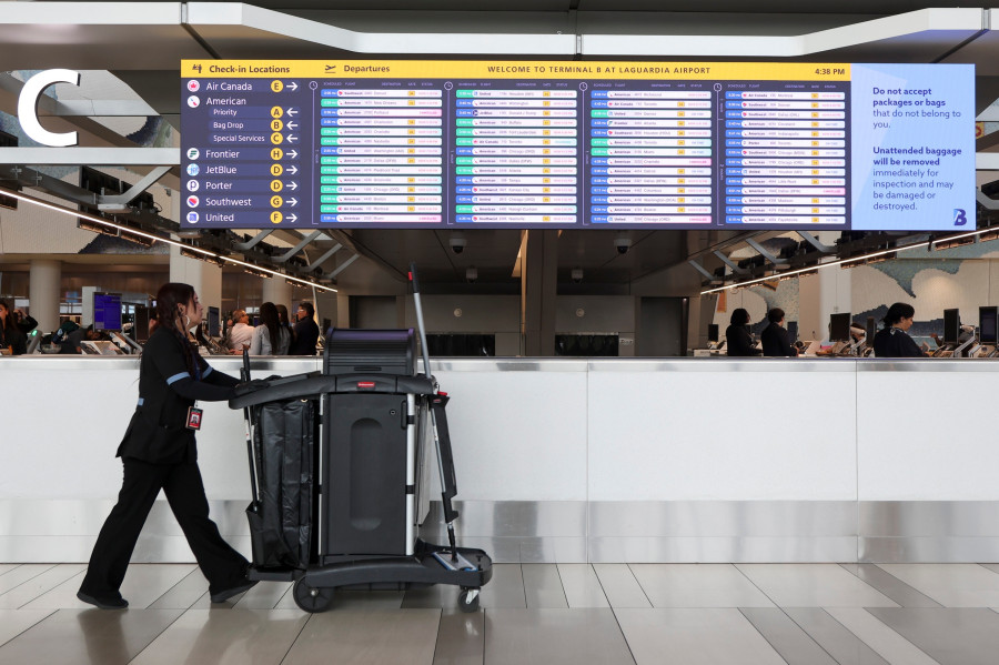Flights at LaGuardia and other airports disrupted due to equipment outage