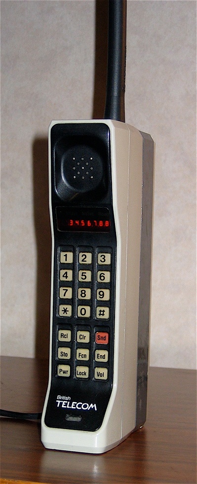 dynatac8000x.jpg