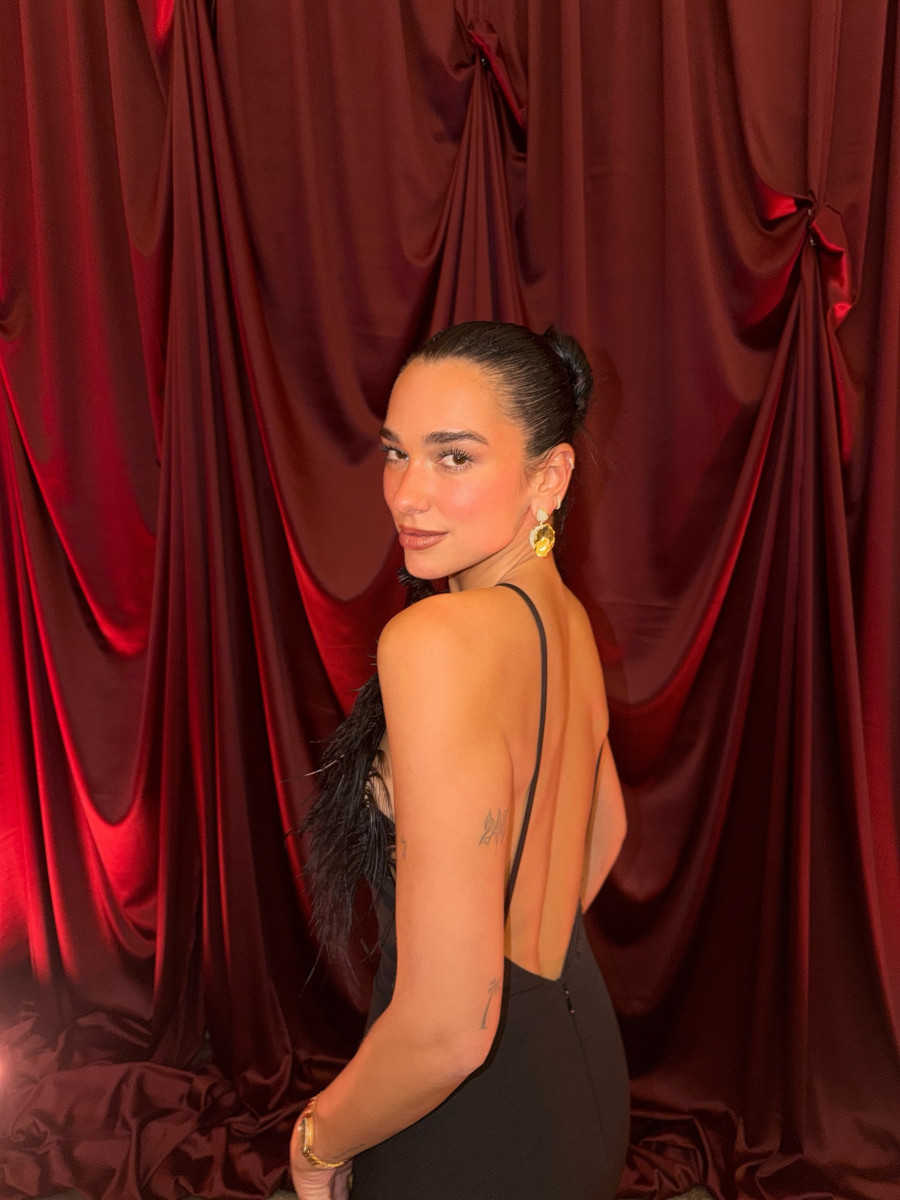 dua-lipa-2.jpg
