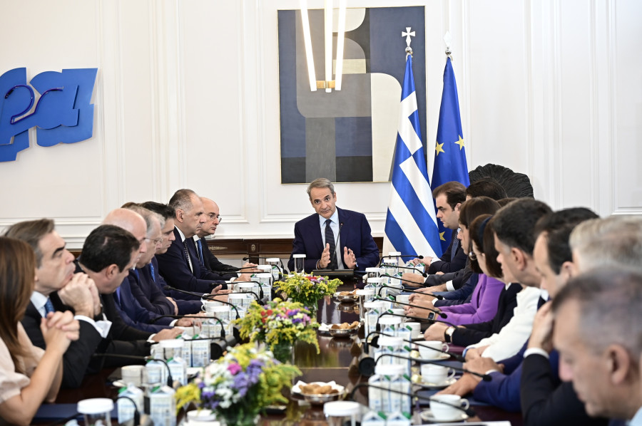[389899] ΣΥΝΕΔΡΙΑΣΗ ΤΟΥ ΥΠΟΥΡΓΙΚΟΥ  ΣΥΜΒΟΥΛΙΟΥ(MΙΧΑΛΗΣ ΚΑΡΑΓΙΑΝΝΗΣ/EUROKINISSI)