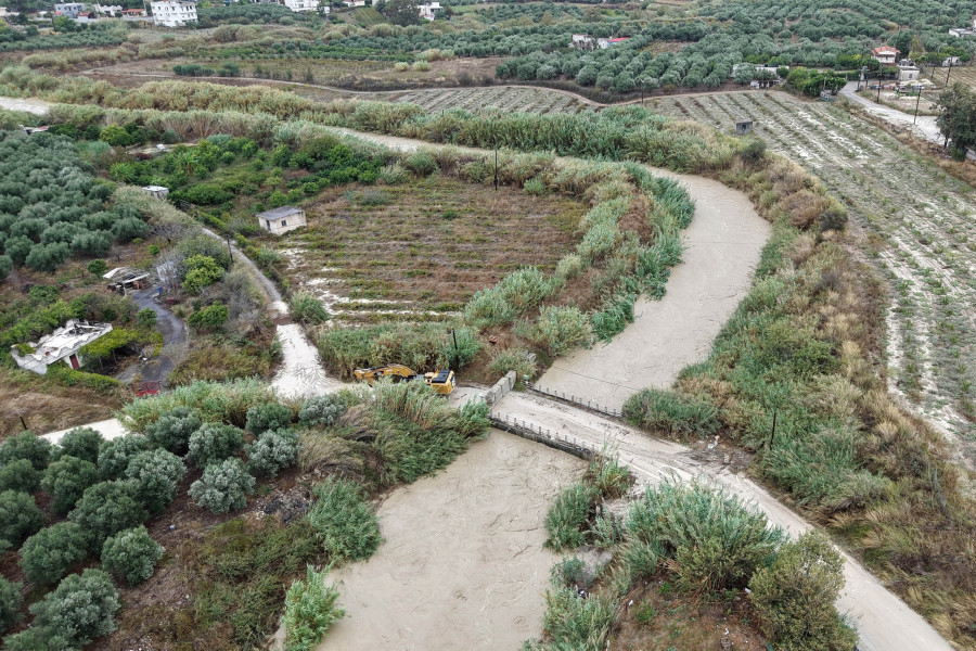 ΠΛΗΜΜΥΡΕΣ ΑΠΟ ΤΗΝ ΕΝΤΟΝΗ ΒΡΟΧΟΠΤΩΣΗ ΣΤΟΥΣ ΜΑΛΑΔΕΣ ΗΡΑΚΛΕΙΟΥ ΚΡΗΤΗΣ<br><br>ΦΩΤΟΓΡΑΦΟΣ: ΡΑΠΑΝΗΣ ΣΤΕΦΑΝΟΣ