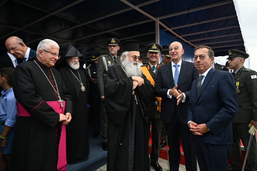 ΠΑΡΟΥΣΙΑ ΥΕΘΑ ΝΙΚΟΥ ΔΕΔΝΙΑ ΣΤΟΝ ΕΟΡΤΑΣΜΟ ΤΗΣ 66ης ΕΠΕΤΕΙΟΥ ΤΗΣ ΑΝΕΞΑΡΤΗΣΙΑΣ ΤΗΣ ΚΥΠΡΙΑΚΗΣ ΔΗΜΟΚΡΑΤΙΑΣ ΣΤΗ ΛΕΥΚΩΣΙΑ  (Διεύθυνση Ενημέρωσης/Υπουργείο Εθνικής Άμυνας/Ευάγγελος Καραΐσκος/ EUROKINISSI)