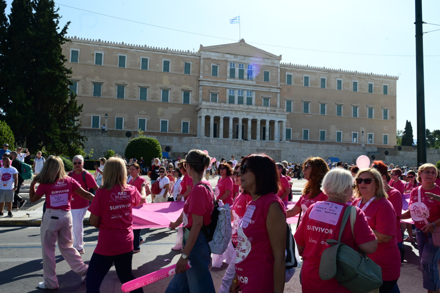 [372172] 16ο RACE FOR THE CURE ΣΥΜΒΟΛΙΚΟΣ ΑΓΩΝΑΣ ΔΡΟΜΟΥ ΚΑΤΑ ΤΟΥ ΚΑΡΚΙΝΟΥ ΤΟΥ ΜΑΣΤΟΥ (TATIANA ΜΠΟΛΑΡΗ/EUROKINISSI)