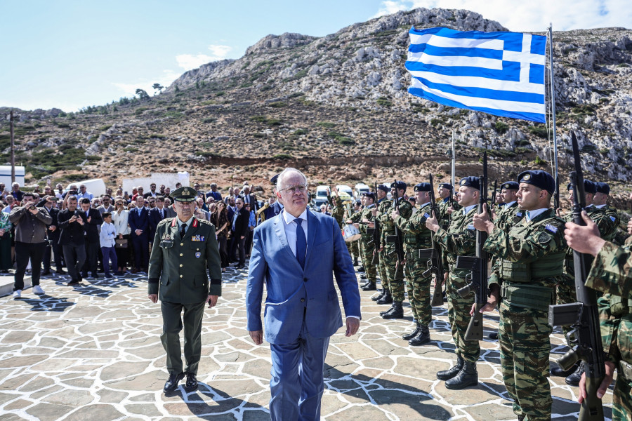 ΕΠΙΣΚΕΨΗ ΤΟΥ ΠΡΟΕΔΡΟΥ ΤΗΣ ΔΗΜΟΚΡΑΤΙΑΣ ΚΩΝΣΤΑΝΤΙΝΟΥ ΤΑΣΟΥΛΑ ΣΤΗΝ ΚΑΡΠΑΘΟ  (ΘΟΔΩΡΗΣ ΜΑΝΩΛΟΠΟΥΛΟΣ/Γ.Τ ΠΡΟΕΔΡΙΑ ΔΗΜΟΚΡΑΤΙΑΣ/EUROKINISSI)