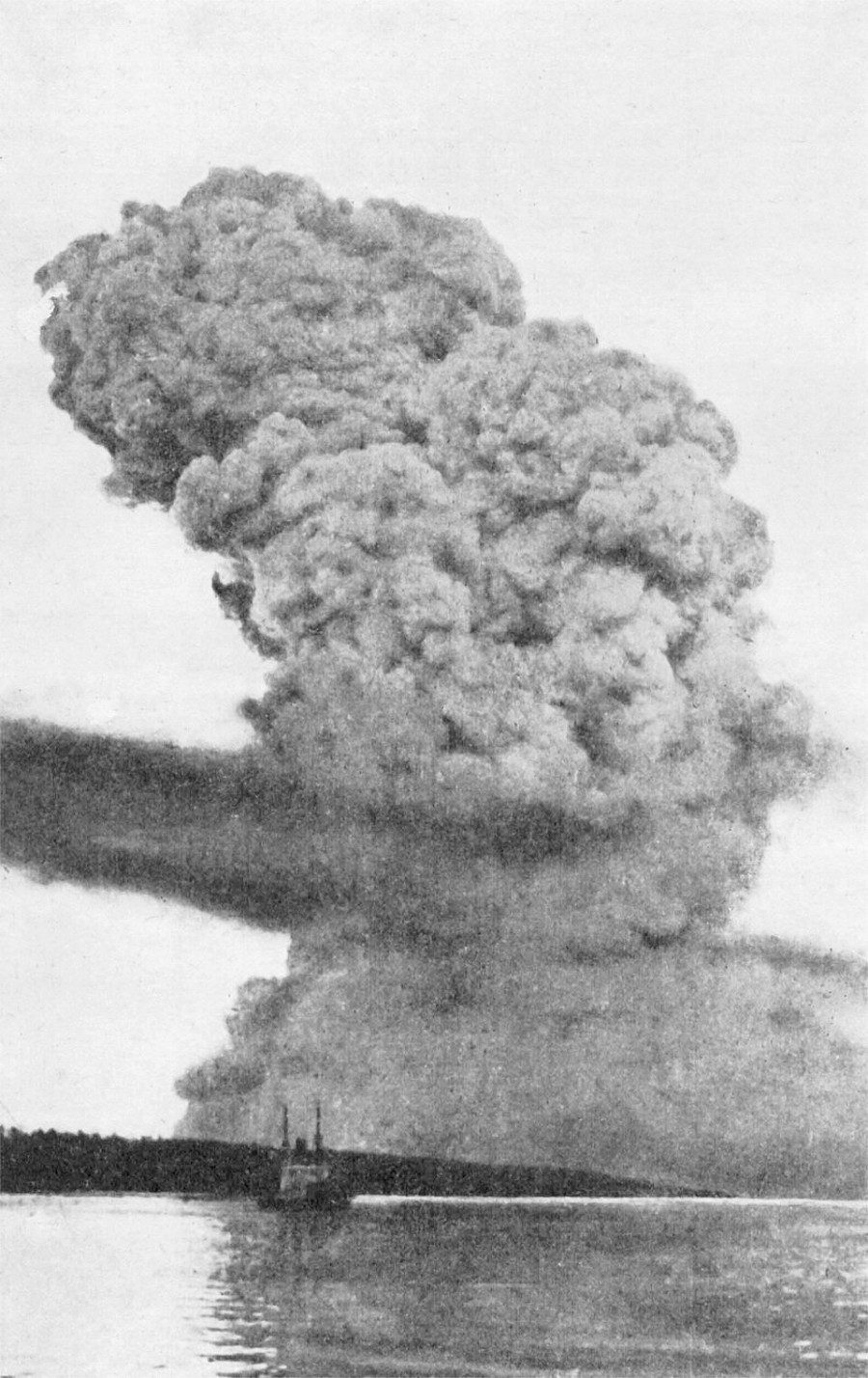 halifaxexplosionblastcloudrestored.jpg