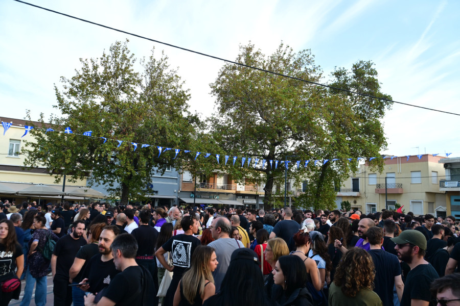  ΣΥΓΚΕΝΤΡΩΣΗ ΔΙΑΜΑΡΤΥΡΙΑΣ ΣΤΗΝ ΕΛΕΥΣΙΝΑ