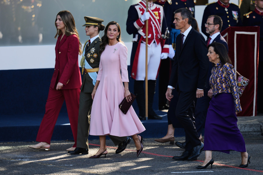 Sofia,Leonor,Letizia,Pedro Sanchez,Margarita Robles