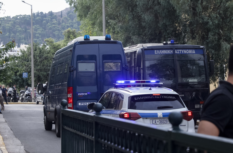 [390280] ΣΤΟΝ ΑΝΑΚΡΙΤΗ ΓΙΑ ΣΥΜΠΛΗΡΩΜΑΤΙΚΗ ΑΠΟΛΟΓΙΑ ΟΔΗΓΟΥΝΤΑΙ ΟΙ ΤΡΕΙΣ ΚΑΤΗΓΟΡΟΥΜΕΝΟΙ  ΓΙΑ ΤΗΝ EMΠPHΣTIKH EΠIΘEΣH ΣΤΗ MARFIN