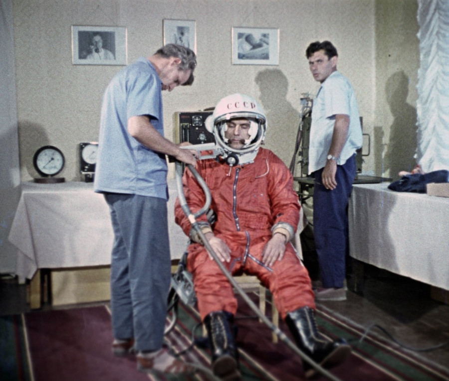 1791973680471-894768639-komarov.jpg