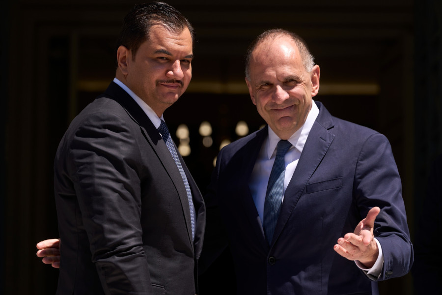 Σαντάμ Χαφτάρ Γιώργος Γεραπετρίτης