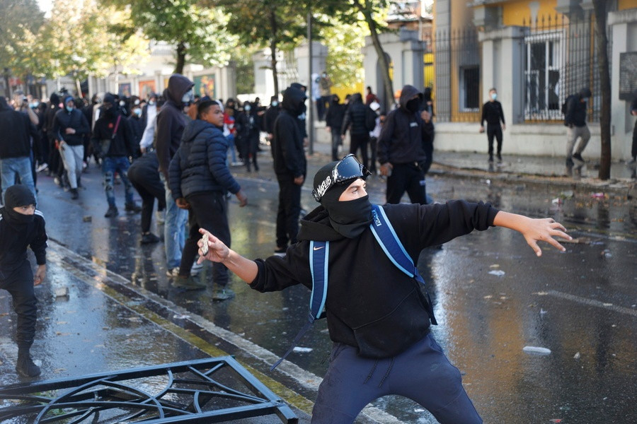 Albanian students protest against the government
