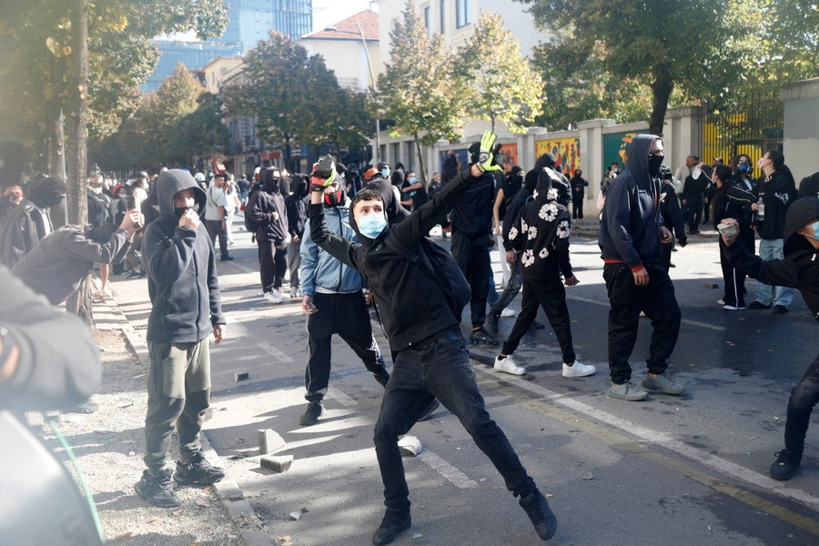 Albanian students protest against the government