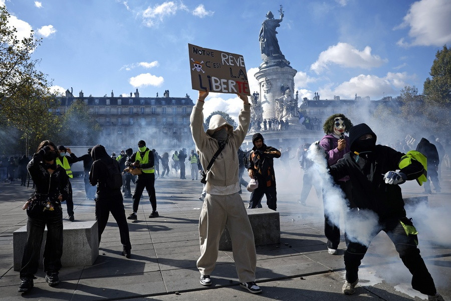 Nationwide protest against the high cost of living in France