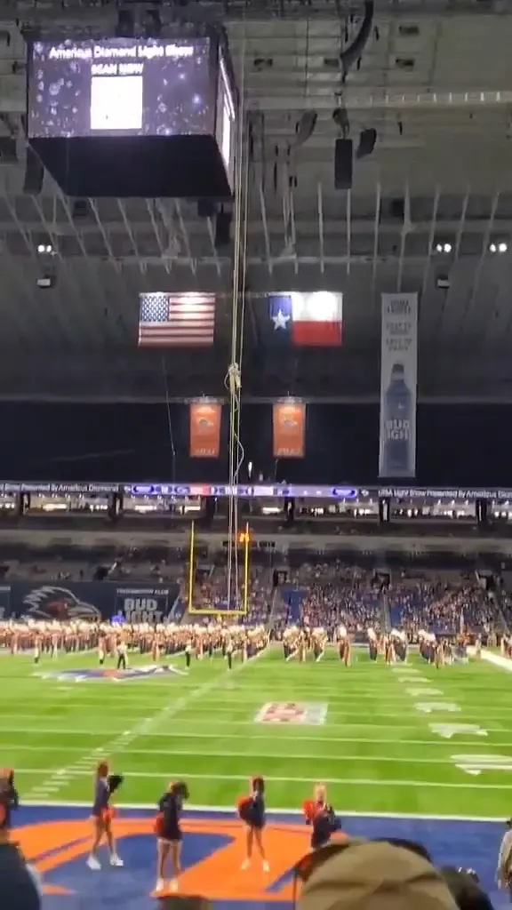 military-member-injured-alamodome-fall-145539794.webp