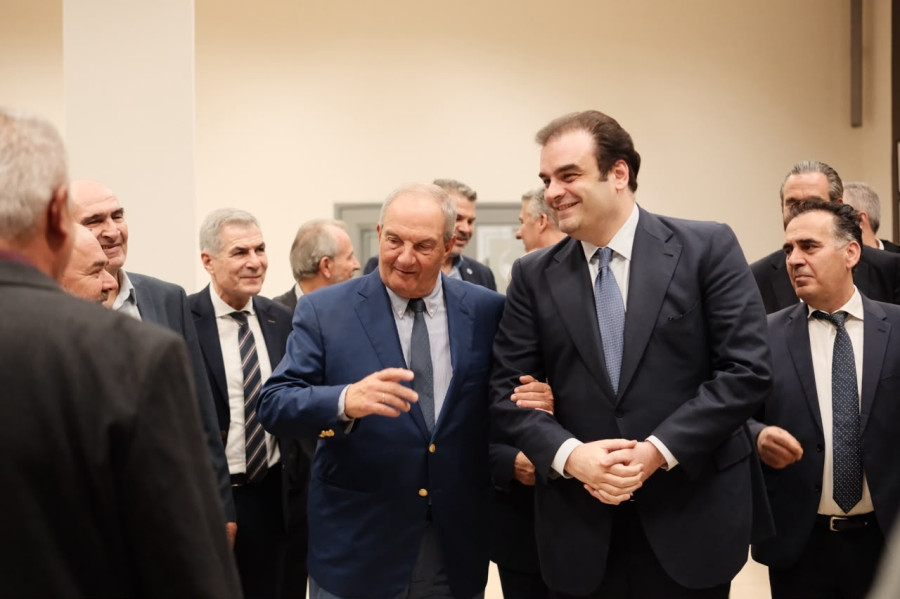 1793078842384-172060378-pierrakakis-karamanlis.jpeg