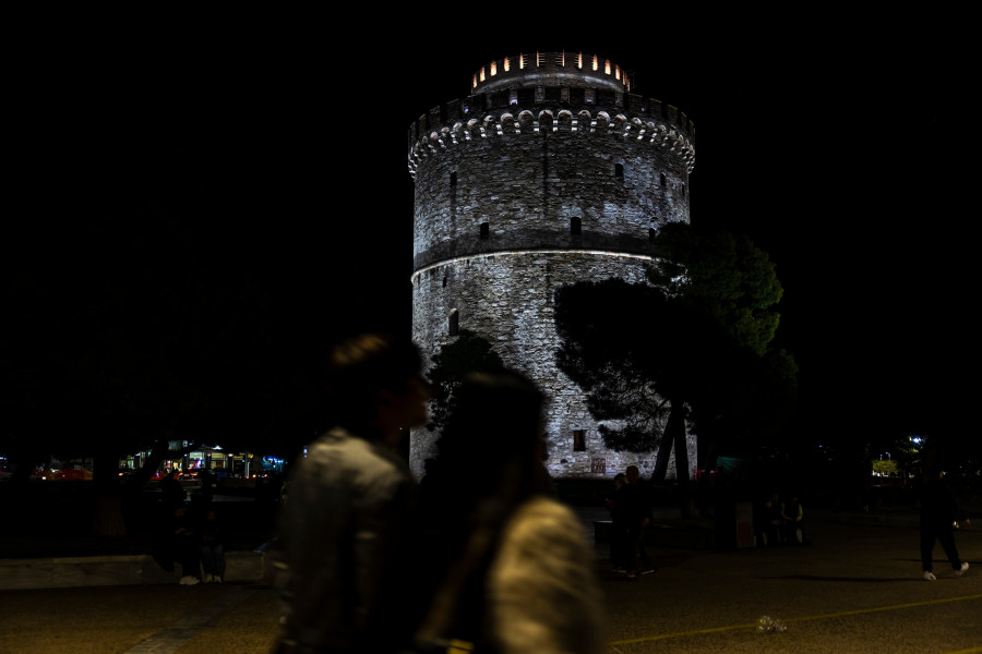 [390609] ΝΕΟΣ ΦΩΤΙΣΜΟΣ ΑΝΑΔΕΙΞΗΣ ΣΤΟΝ ΛΕΥΚΟ ΠΥΡΓΟ ΤΗΣ ΘΕΣΣΑΛΟΝΙΚΗΣ(ΒΕΡΒΕΡΙΔΗΣ ΒΑΣΙΛΗΣ/MOTION TEAM)