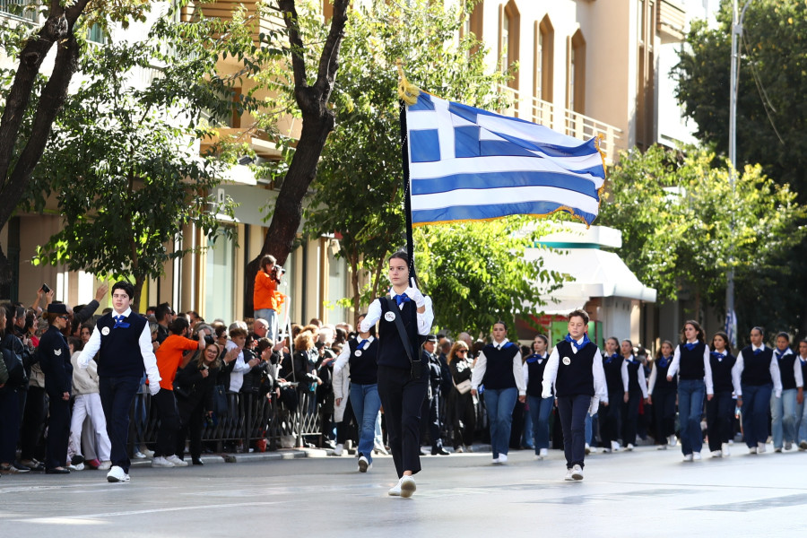 [390703]  ΜΑΘHΤΙΚΗ ΠΑΡΕΛΑΣΗ ΓΙΑ ΤΗΝ ΕΘΝΙΚΗ ΕΠΕΤΕΙΟ ΤΗΣ 28ης ΟΚΤΩΒΡΙΟΥ 1940 ΣΤΗΝ ΘΕΣΣΑΛΟΝΙΚΗ   (ΝΑΣΟΣ ΣΙΜΟΠΟΥΛΟΣ/EUROKINISSI)