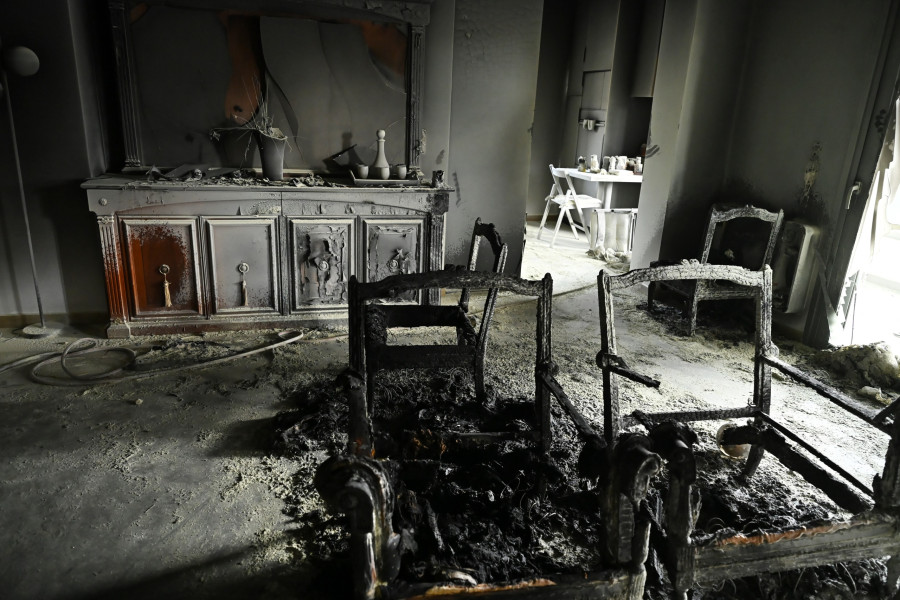 ΕΜΠΡΗΣΜΟΣ ΣΕ ΟΙΚΙΑ ΚΑΙ ΔΥΟ ΑΥΤΟΚΙΝΗΤΑ ΣΤΗ ΓΛΥΦΑΔΑ