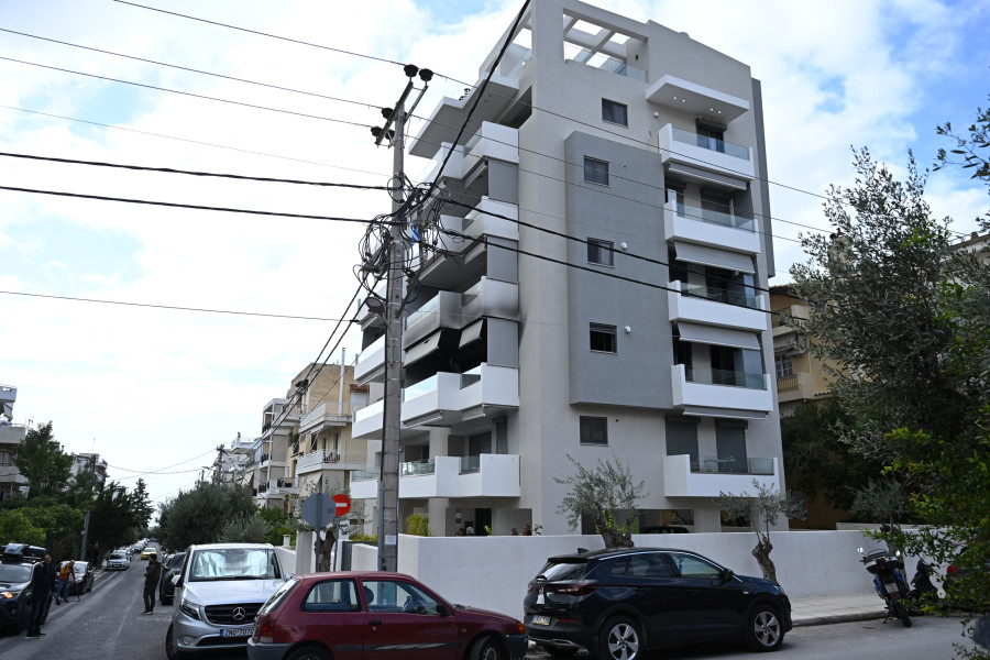 ΕΜΠΡΗΣΜΟΣ ΣΕ ΟΙΚΙΑ ΚΑΙ ΔΥΟ ΑΥΤΟΚΙΝΗΤΑ ΣΤΗ ΓΛΥΦΑΔΑ