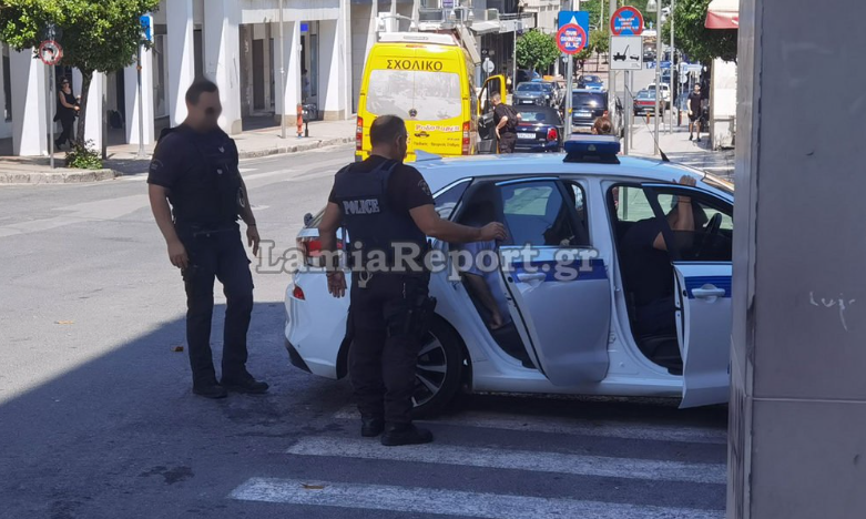 Λαμία: Περιστατικό με επιδειξία στο κέντρο της πόλης - Εικόνες