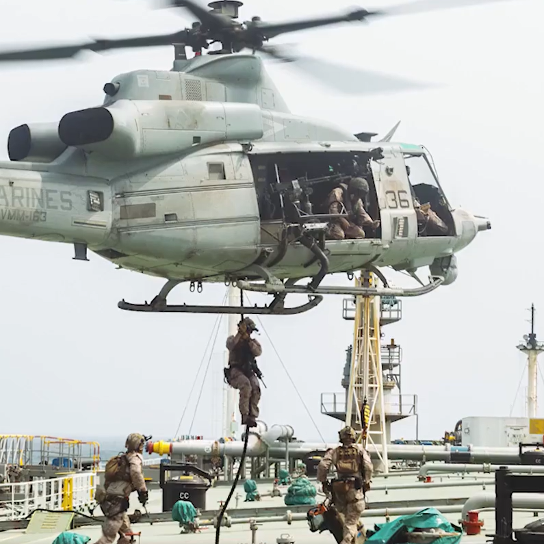 CENTCOM: Αμερικανοί πεζοναύτες επιβιβάστηκαν σε εμπορικό πλοίο για να το απομακρύνουν από το Ιράν