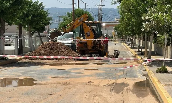 Κρήτη: Έσπασε κεντρικός αγωγός αποχέτευσης στην Αμμουδάρα - Απαγόρευση κολύμβησης στην παραλία