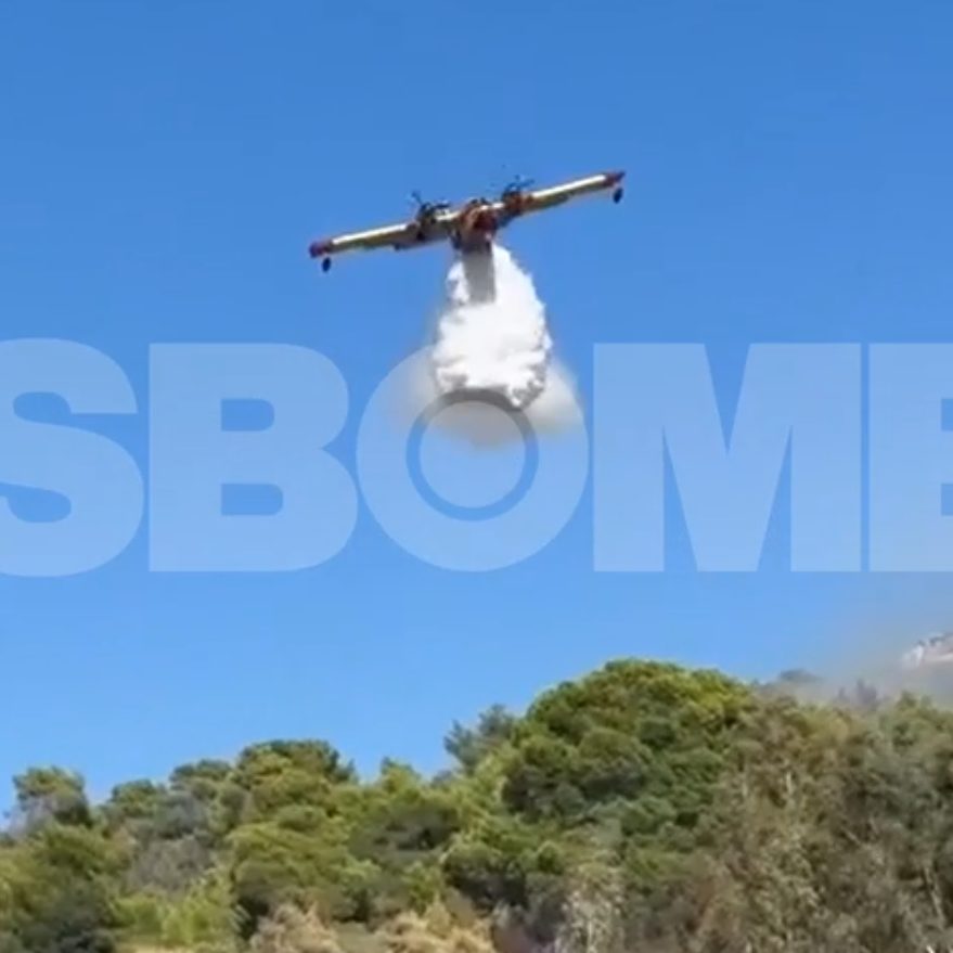 Βίντεο Newsbomb: 7 Canadair ρίψεις, το ένα μετά το άλλο, στη φωτιά σε Ποικίλο Όρος και Χαϊδάρι