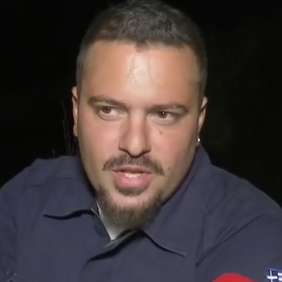 Βίλια Αττικής: Εθελοντής δασοπυροσβέστης έσωσε δεκάδες σπίτια, αλλά το δικό του έγινε «στάχτη»