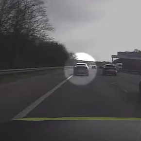Σκηνοθέτησε καταδίωξη με ηλεκτρική Jaguar για να γλιτώσει τις δόσεις – Καταδικάστηκε σε φυλάκιση