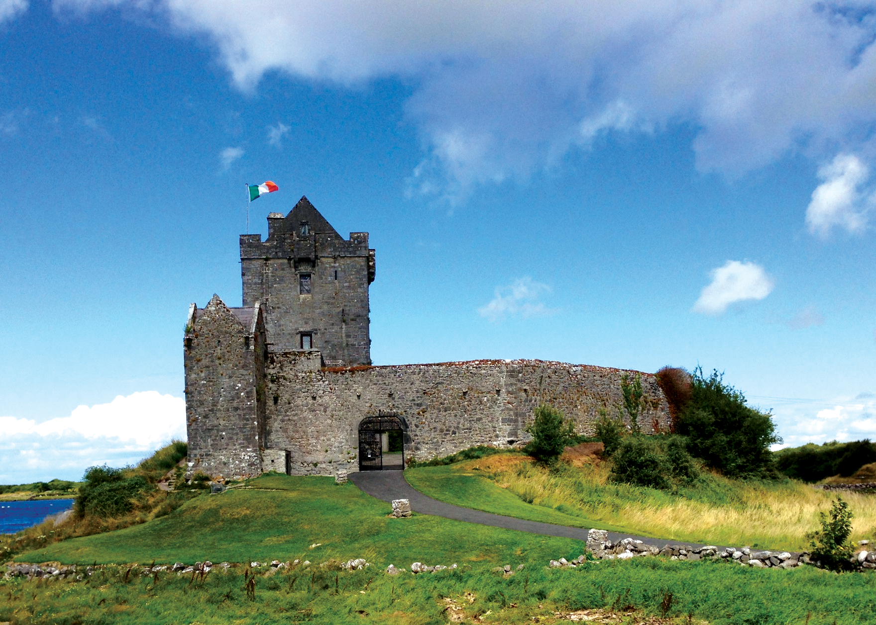 dunguaire-castle-w.png