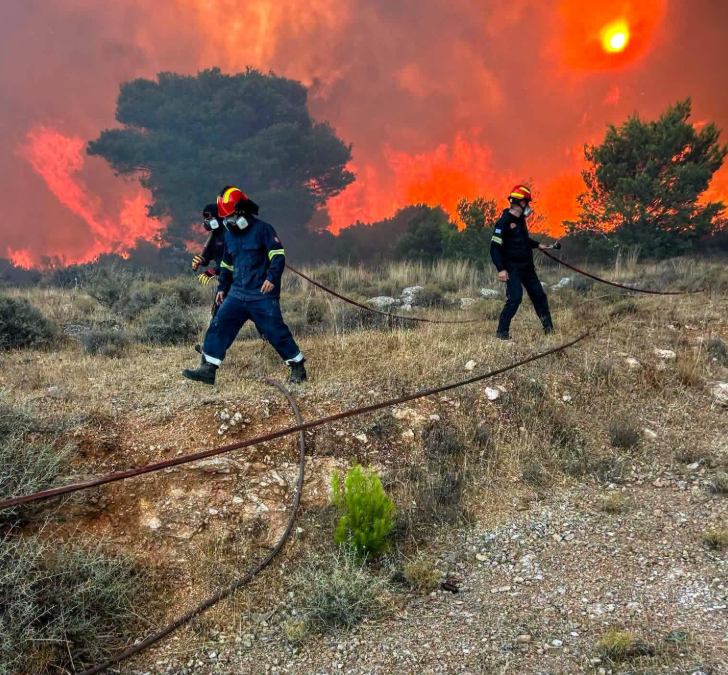 Τρεις συλλήψεις για πυρκαγιές και παραβάσεις πυρασφάλειας σε Αργολίδα, Αττική και Ροδόπη