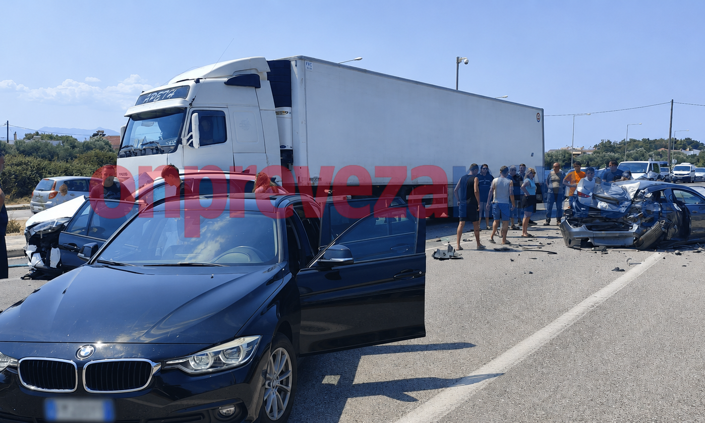 Πρέβεζα: Σύγκρουση φορτηγού με 3 Ι.Χ. στην υποθαλάσσια σήραγγα στο Άκτιο - Υπάρχουν τραυματίες