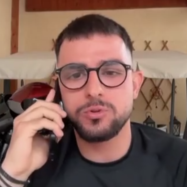 Ο οδηγός της μηχανής περιγράφει πώς γλίτωσε από το βυτιοφόρο: «Είναι κρίμα να πεθάνω στα 25»