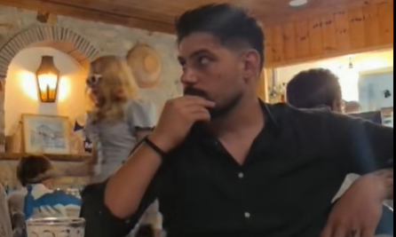 Μαντόνα: Viral βίντεο από την Πάτμο - Άνδρας έβγαζε selfie σε ταβέρνα και εκείνη πέρασε πίσω του