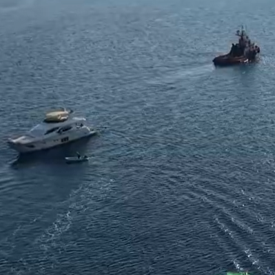 Αχαΐα: Ξεκόλλησε μετά από 5 μέρες το γιοτ που προσάραξε σε αβαθή νερό στο Δρέπανο – Δείτε βίντεο