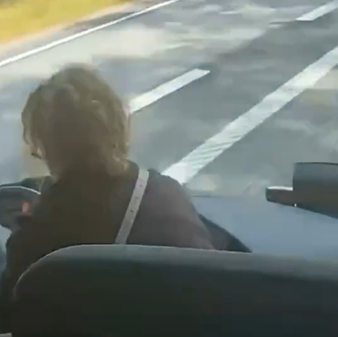 Σουηδία: Οδηγός λεωφορείου λιποθύμησε με το πόδι στο γκάζι - Τον έσωσαν επιβάτες χωρίς δίπλωμα