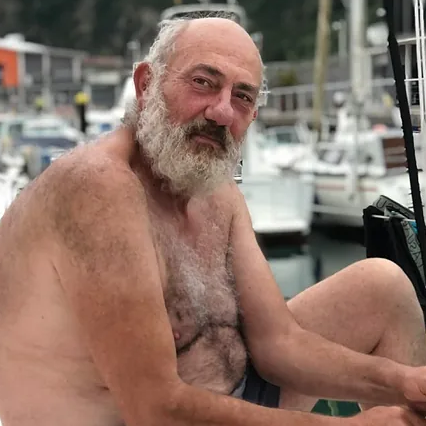 Πύλος: «Δεν θα γυρίσω μέχρι να βρεθεί» λέει η σύζυγος του Ισπανού επιχειρηματία που έπεσε από σκάφος