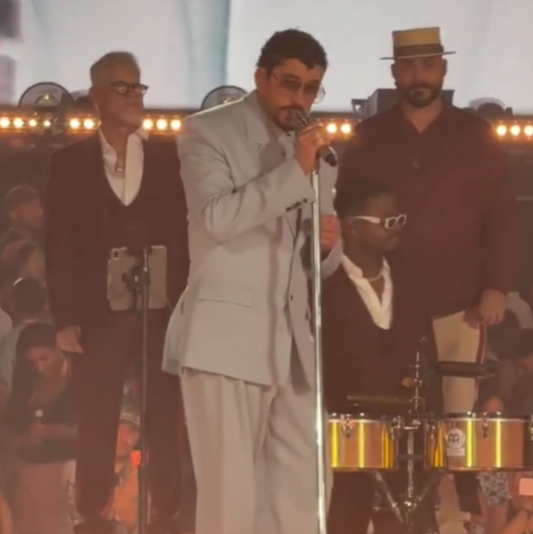 Bad Bunny: «Μπορώ να σας δώσω χαρά» - Το μήνυμά του στο Πουέρτο Ρίκο εν μέσω της κρίσης νερού