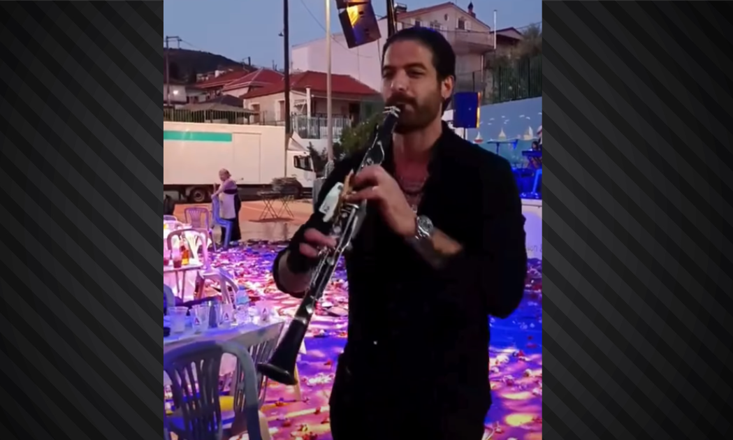 Μοναστηράκι Βόνιτσας: «Μάγεψε» ο Άρης Μουγκοπέτρος με το κλαρίνο του στο πανηγύρι του χωριού